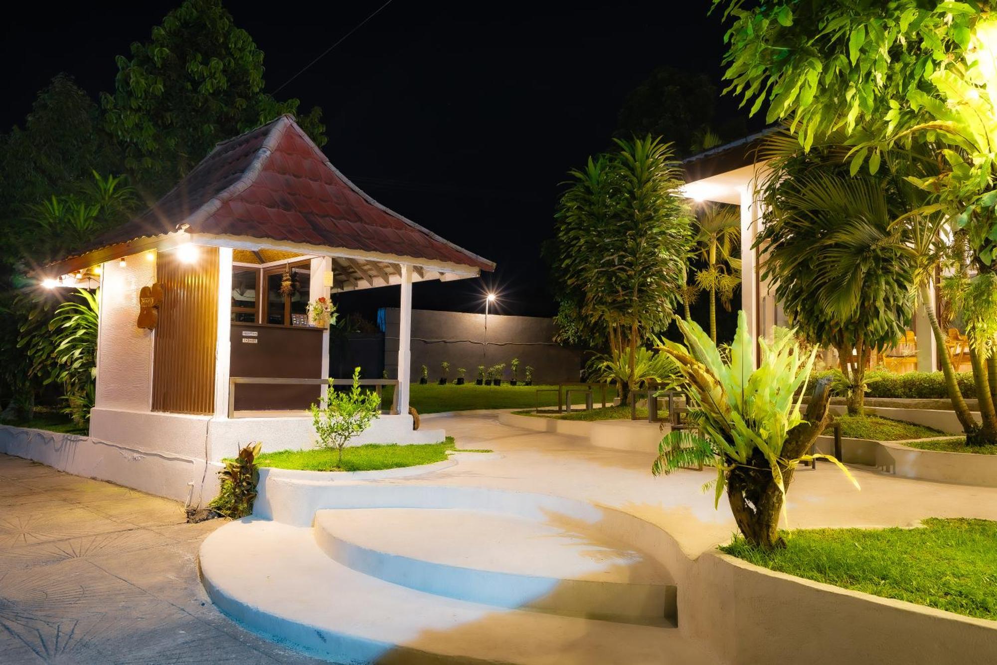Nirvana Hotel Resort Tetebatu Eksteriør billede
